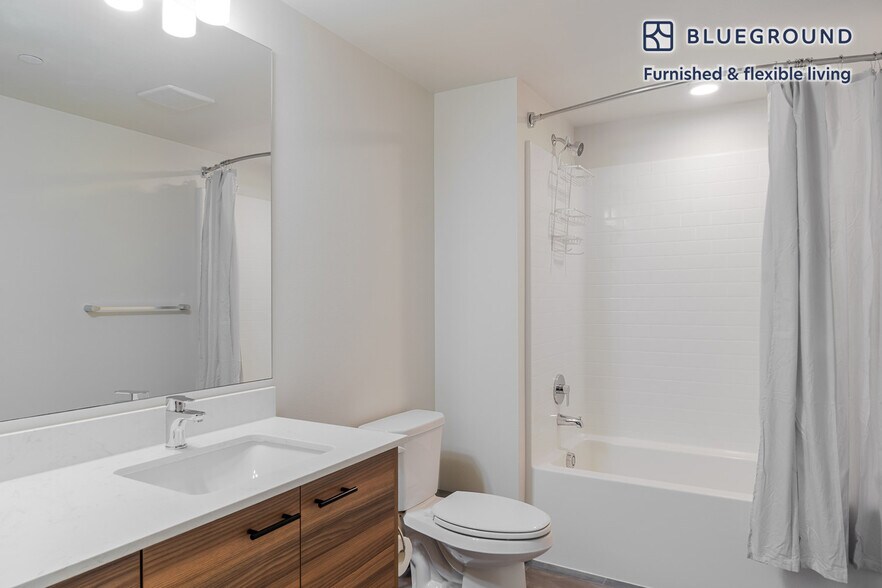 Building Photo - 18004 Midvale Ave N