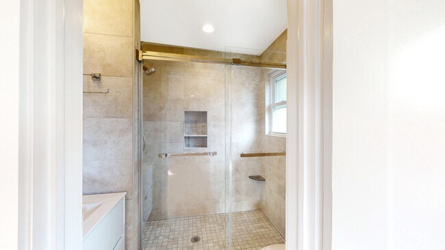 Building Photo - 1420 Oleri Terrace