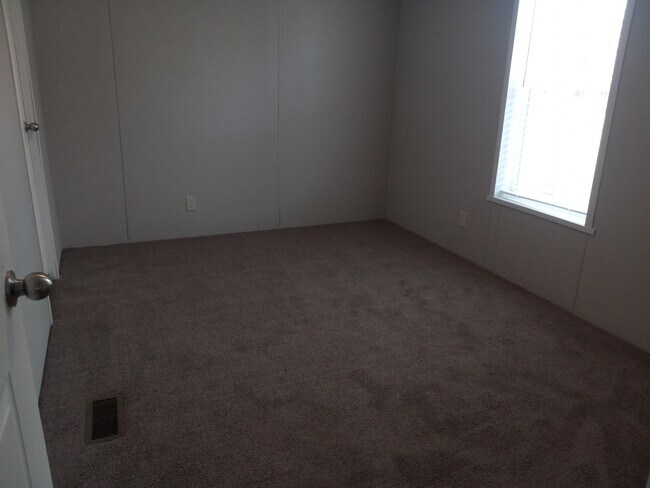 Building Photo - 134 Birch Ct