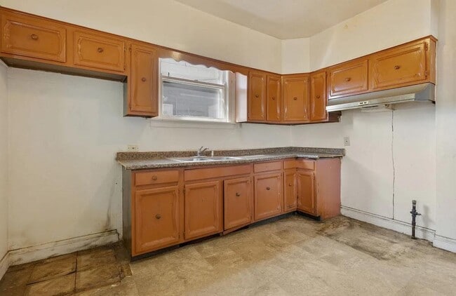 Building Photo - 1301 W 71st Pl