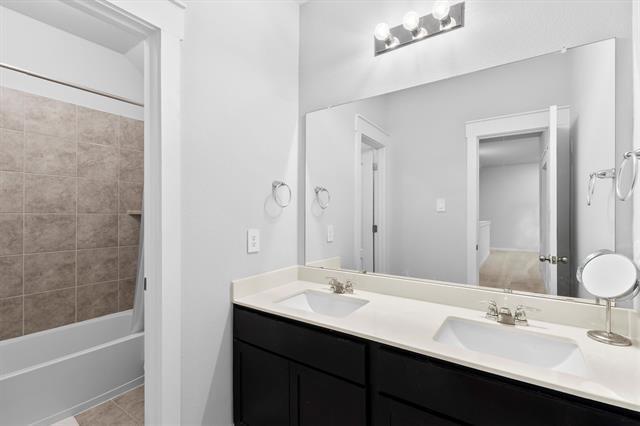 Building Photo - 2108 Buffalo Hill Dr