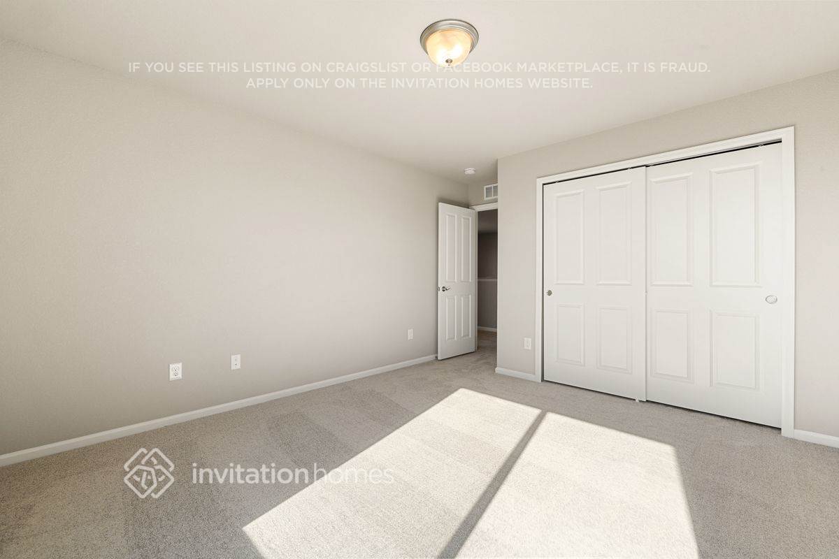 Building Photo - 11216 House Finch Ln