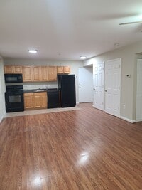 Building Photo - 229 N. Howard