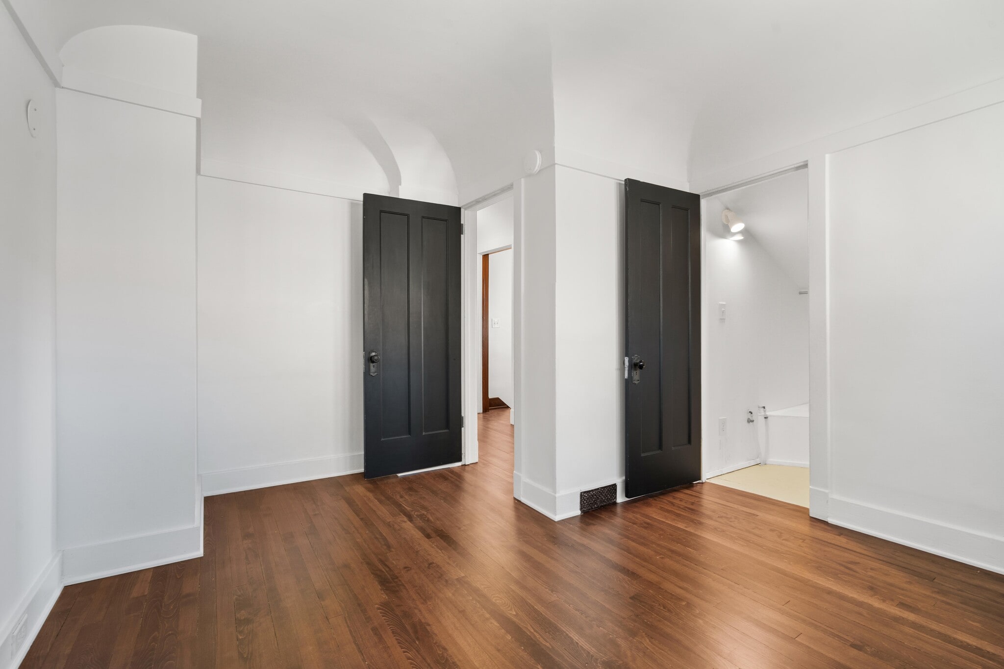 Building Photo - 127 Trowbridge St NE