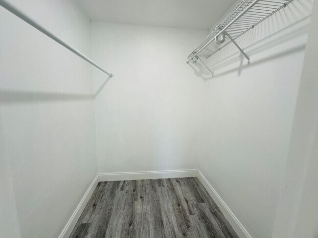 Building Photo - Charming 3 Bed, 2 Bath Oasis: Minutes from...