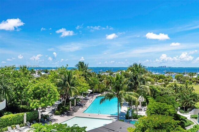 Building Photo - 2821 S Bayshore Dr