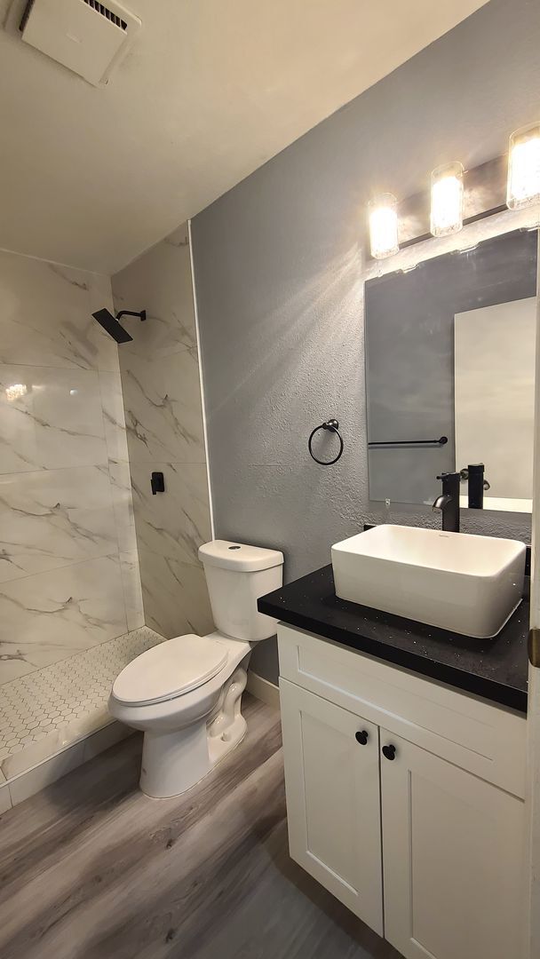 Building Photo - 2 Bedroom 2 Bathroom Downstairs condo