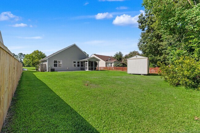 Building Photo - 247 Clayburne Dr