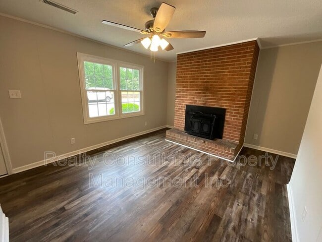 Building Photo - 1156 Smith Rd