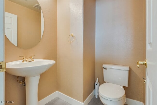 Building Photo - 1340 Rolling Sunset St