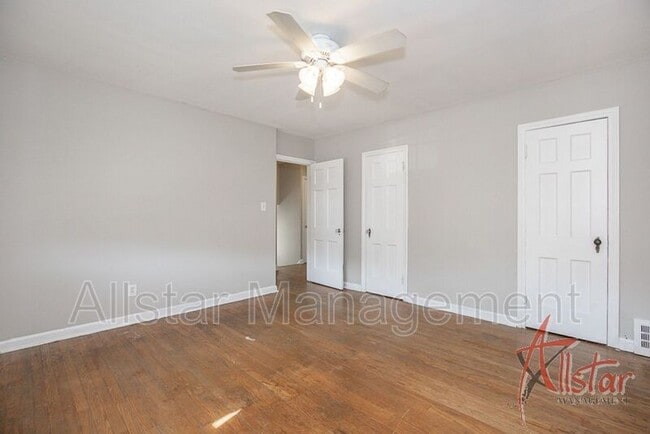 Building Photo - 3575 Grosvenor Rd