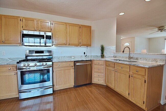 Building Photo - 19 Ptarmigan Dr