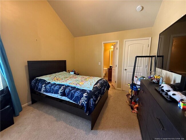 Building Photo - 642 Regimental Dr