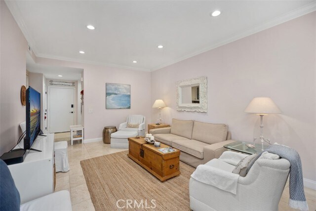 Building Photo - 30902 Club House Dr