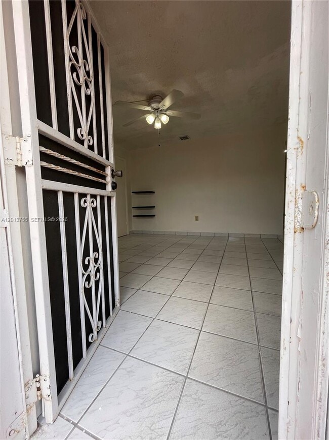Building Photo - 4115 SW 108th Ave