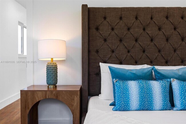 Building Photo - 1651 SW 13th Ave