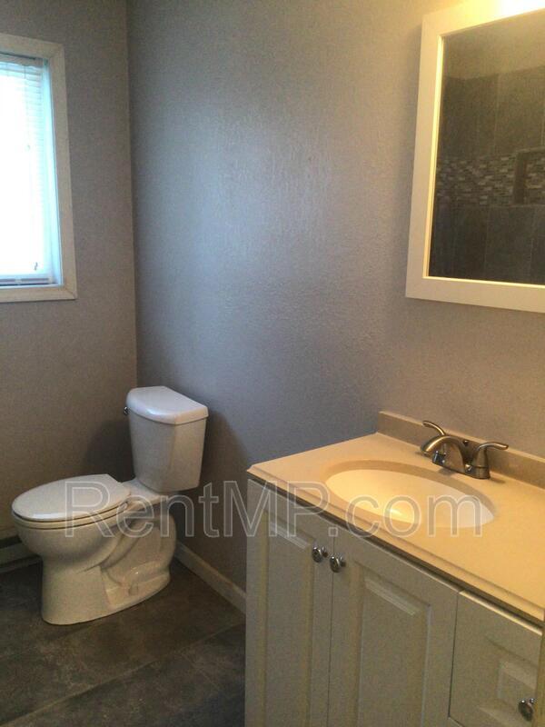 Building Photo - 913 Mulberry Ln
