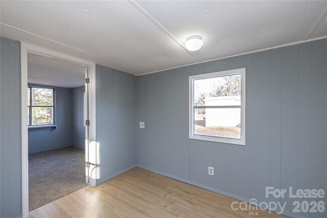 Building Photo - 126 Poe Dr