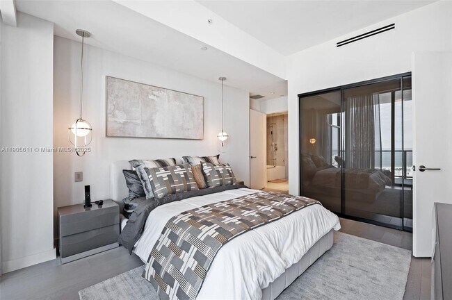 Building Photo - 501 West Ave