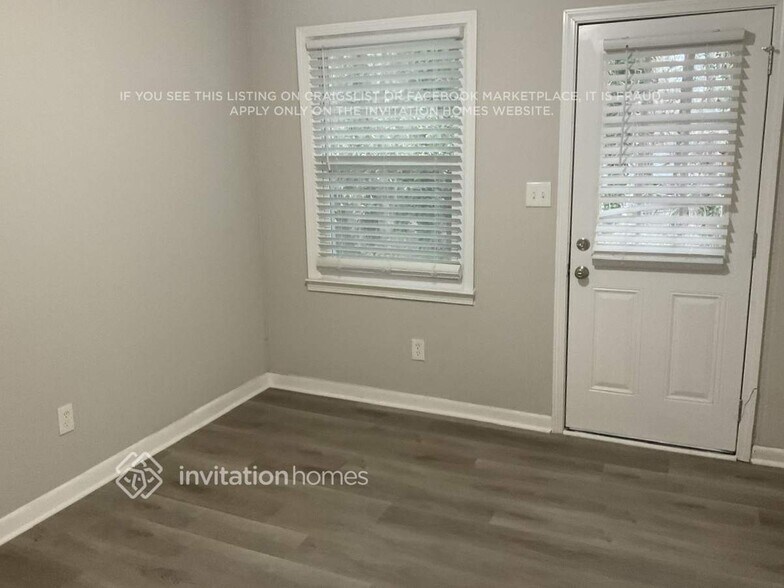 Building Photo - 415 Plainville Dr SW