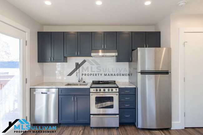 Building Photo - 911 Carolina Ave