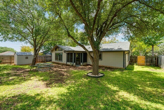 Building Photo - 1502 Quail Run Rd