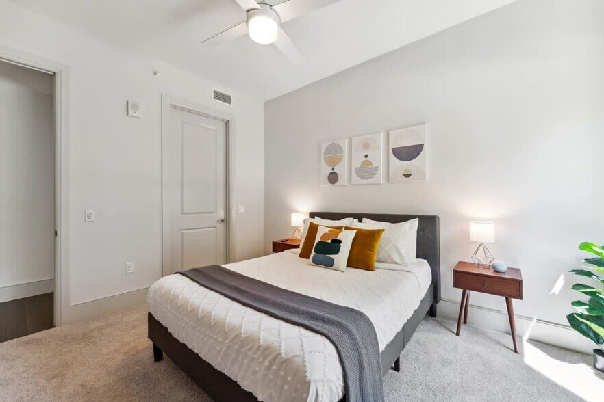 Building Photo - 9845 N Central Expy