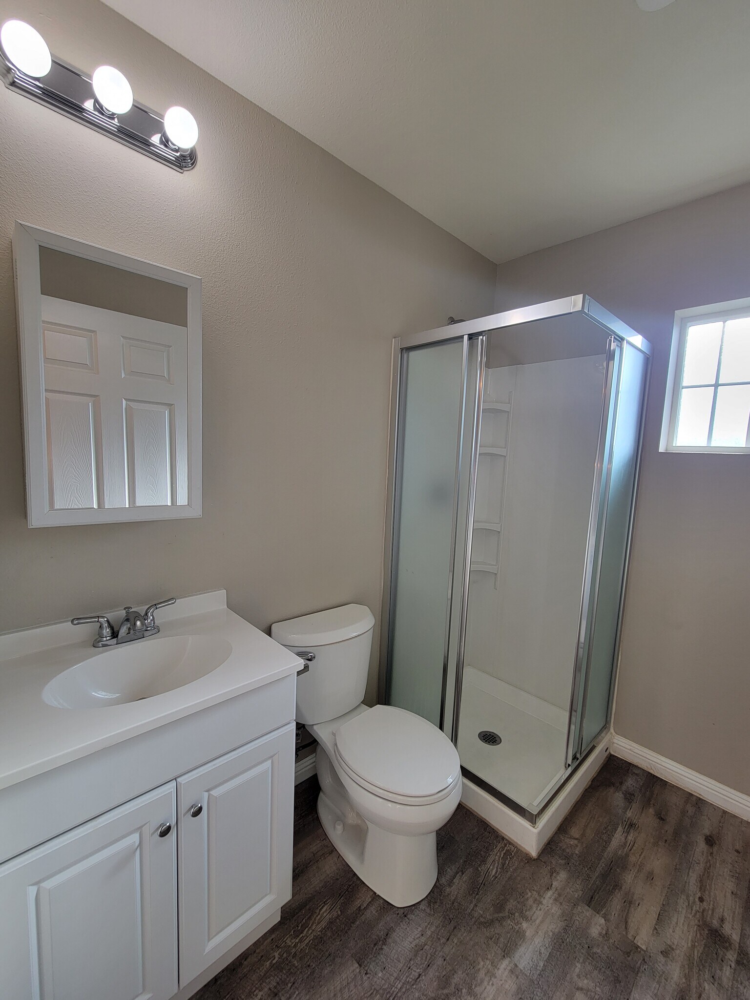 Building Photo - 2220 Norwalk Ave