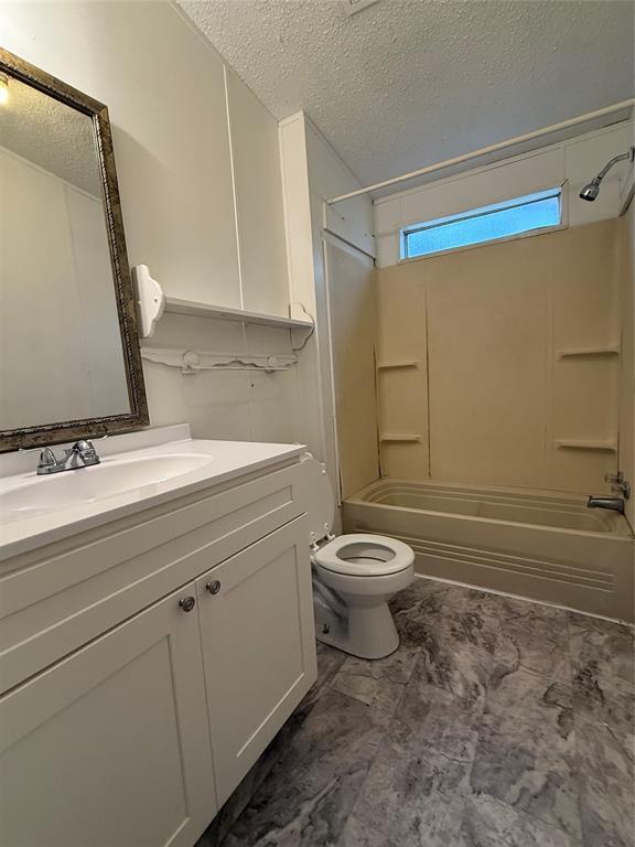 Building Photo - 27614 Southland Dr