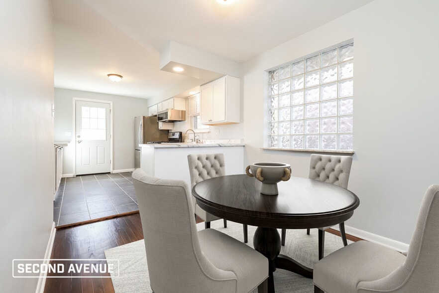 Building Photo - 426 Gilmore Ave