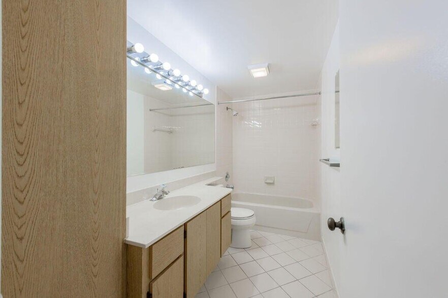 Building Photo - 7424 74th Way