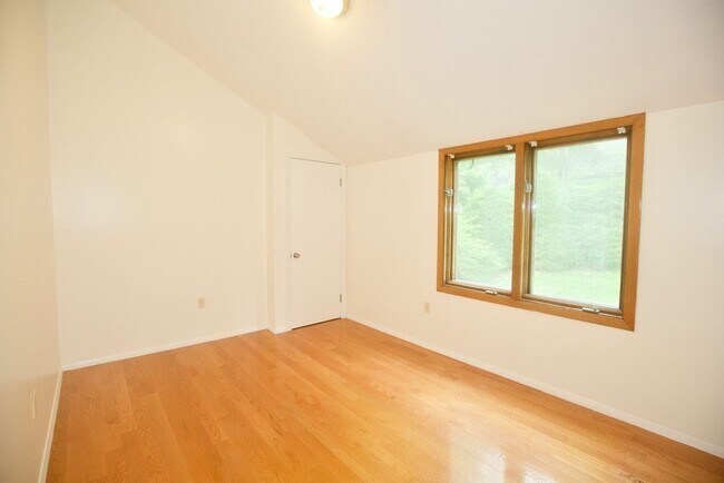 Building Photo - 54 Drumlin Rd
