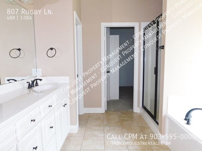 Building Photo - 807 Rugby Ln