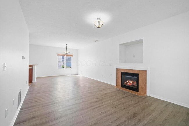Building Photo - 4035 Redroyal Ave