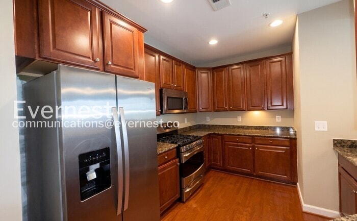 Building Photo - 701 Cobblestone Blvd