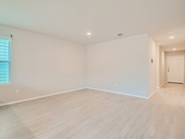 Building Photo - 15011 Dorset Wheel