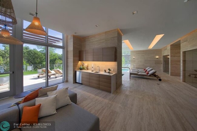 Building Photo - 16385 Biscayne Blvd