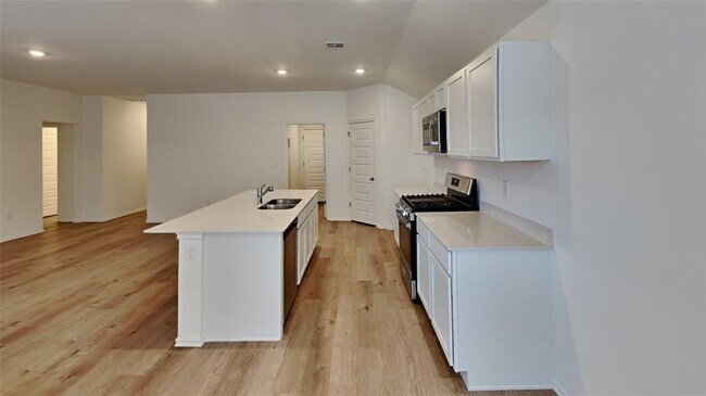 Building Photo - 16208 Harvester Dr