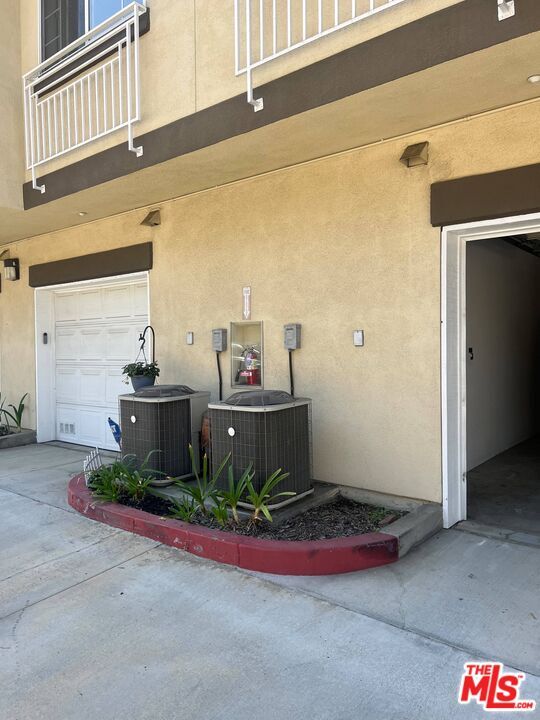 Building Photo - 4600 Don Lorenzo Dr