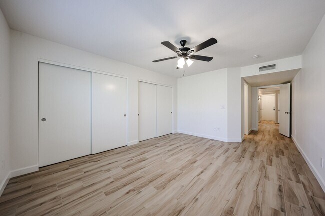Building Photo - Beautifully renovated 3 bedroom 2 bathroom...