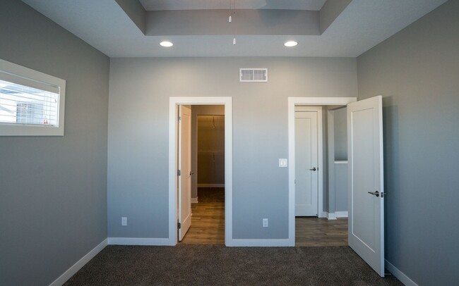 Building Photo - Dream Home Rental in Waukee! 3-Car Garage!