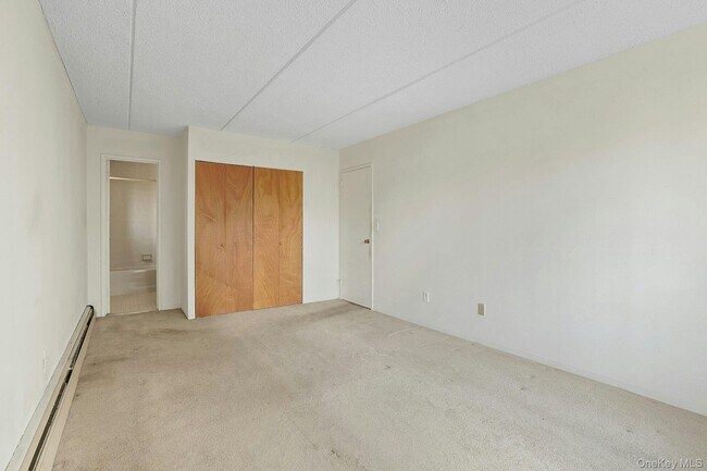 Building Photo - 560 Halstead Ave