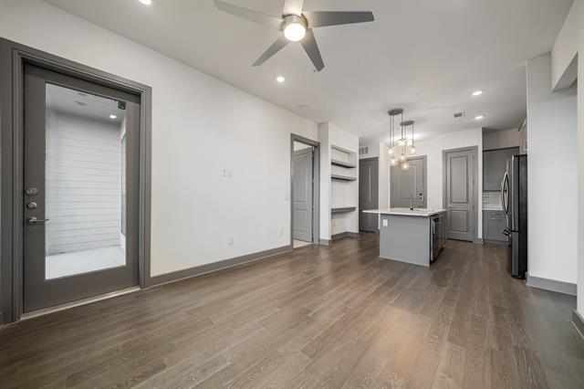 Building Photo - 2700 Old Denton Rd