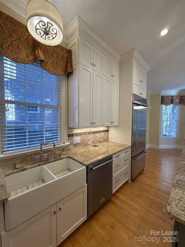 Building Photo - 1109 S Kings Dr