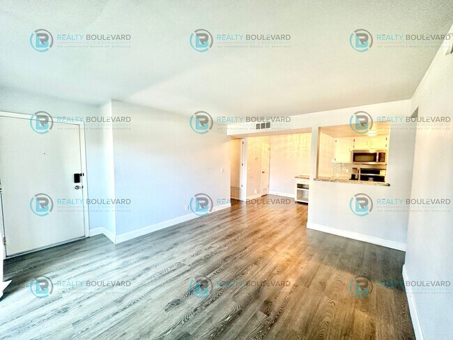Building Photo - 7680 Bluestone Dr