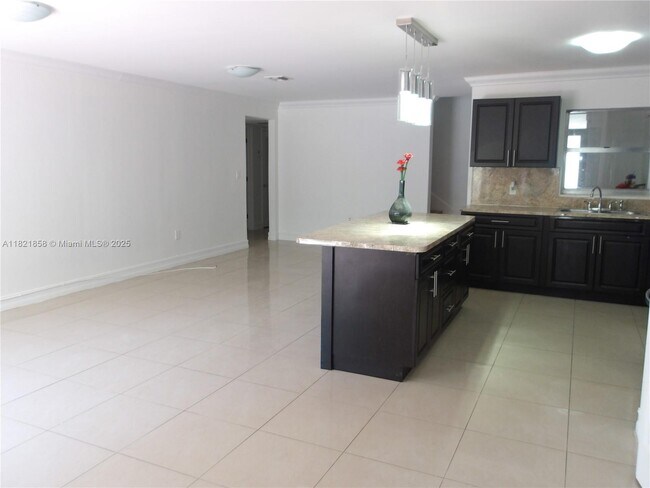 Building Photo - 7327 Pepper Pike Dr