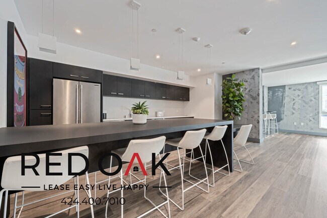 Building Photo - 5851 W 88th St