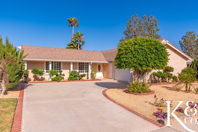 Primary Photo - Stunning 4-Bedroom Simi Valley Home with P...