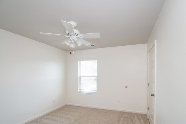 Building Photo - Spacious 5-Bedroom Home in Grovetown, GA