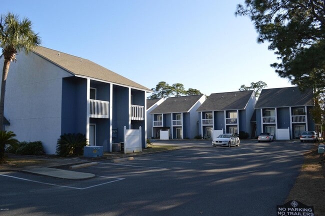 Building Photo - $500 discount on the first month's rent for qualified tenants Quality Waterfront Gated Community ...